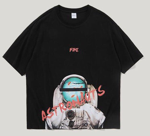 COLLECTION 2 - OVERSIZED GRAPHIC TEE “ASTRONAUT 2.0”