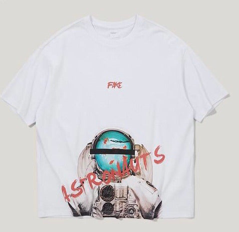 COLLECTION 2 - OVERSIZED GRAPHIC TEE “ASTRONAUT 2.0”